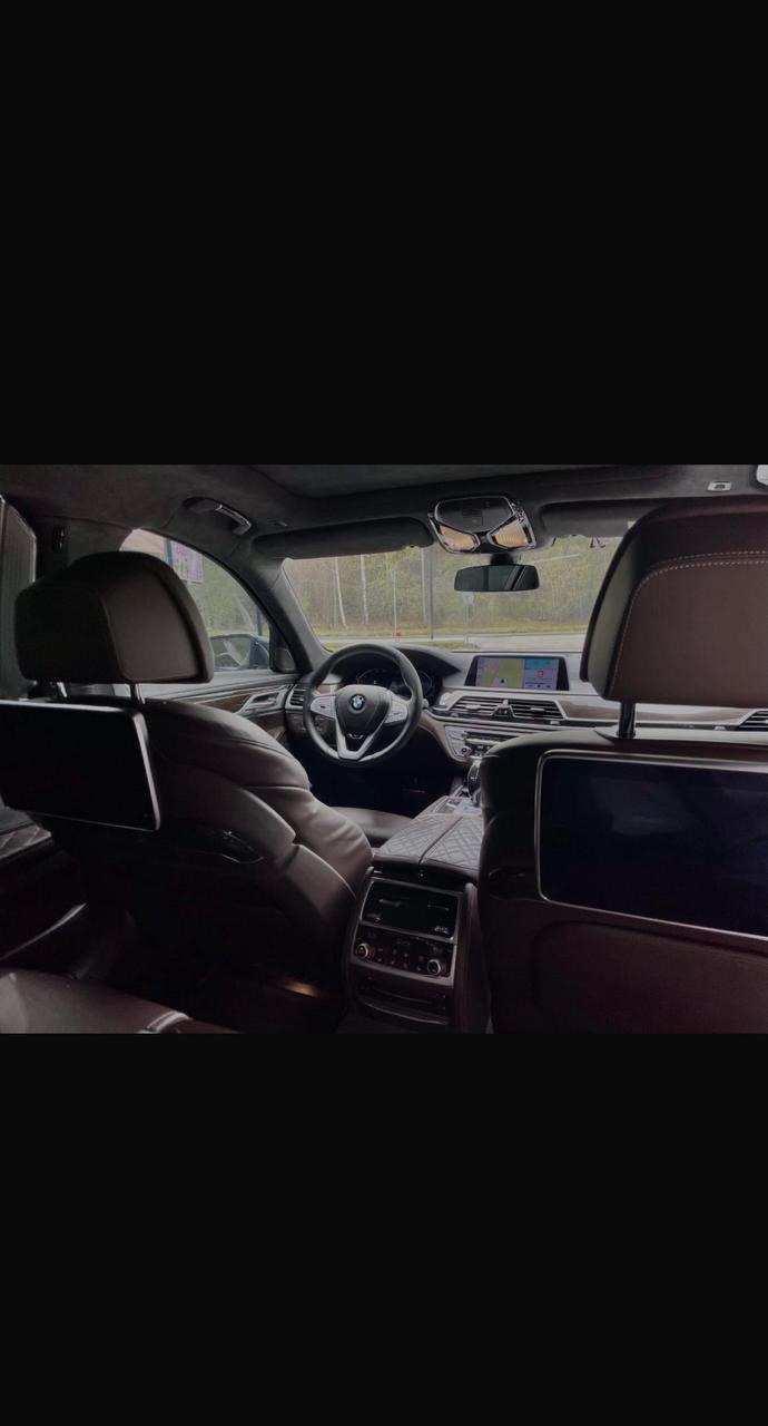 BMW 7 Series — кадр 5 из 5
