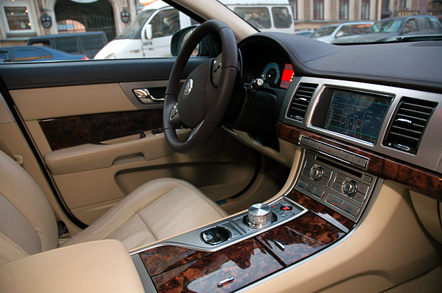 Jaguar XF