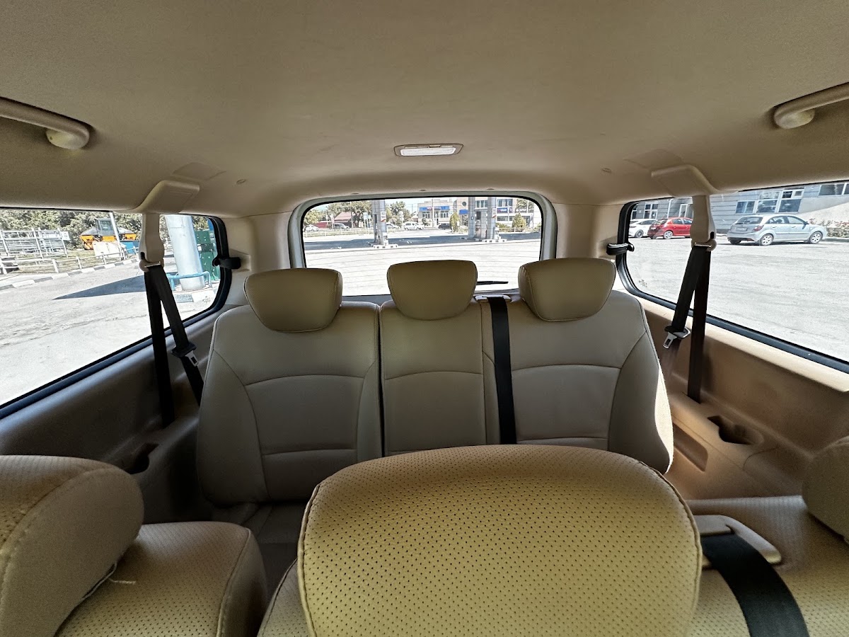 Hyundai Starex
