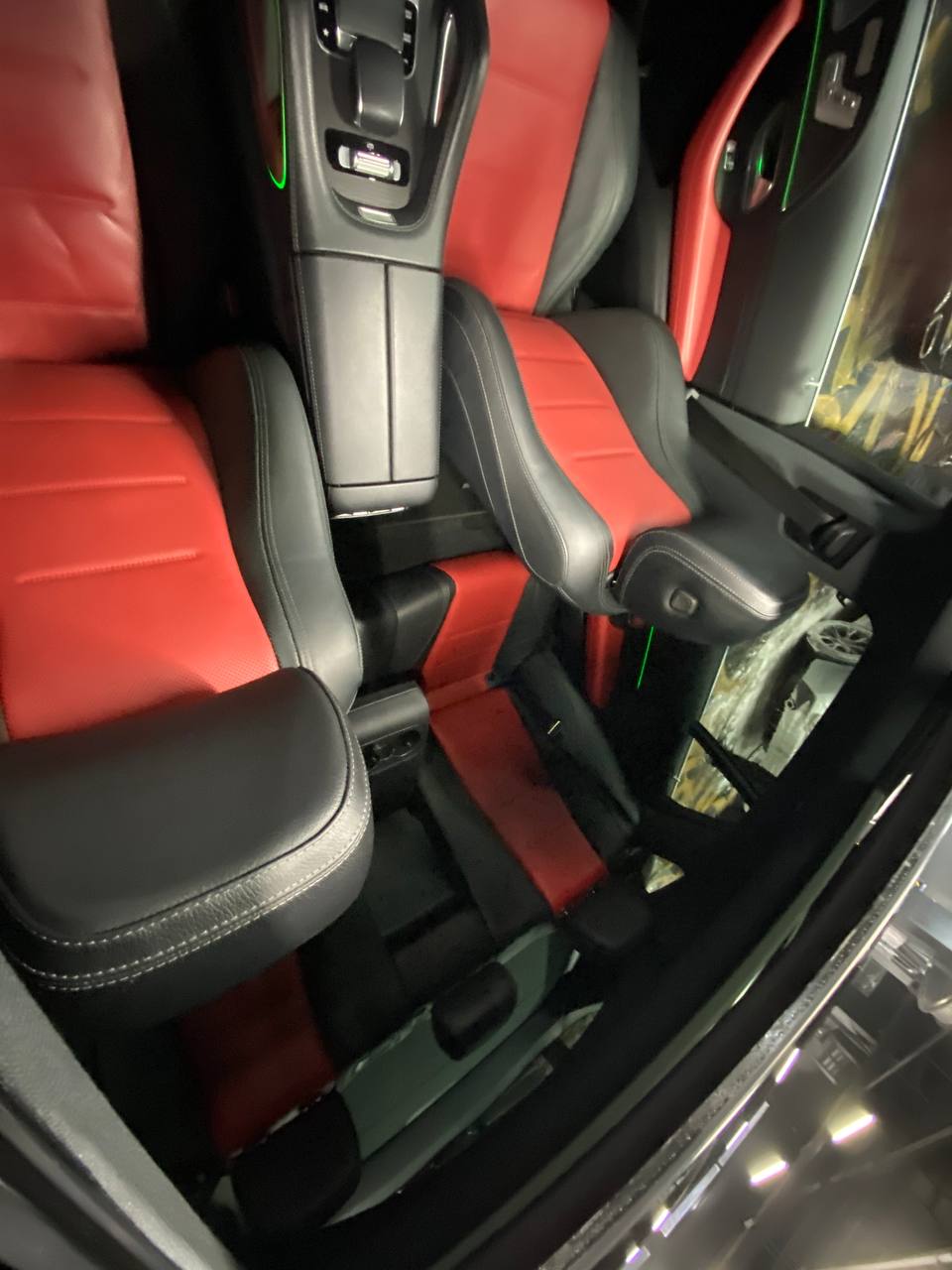 FORD MUSTANG — кадр 4 из 6