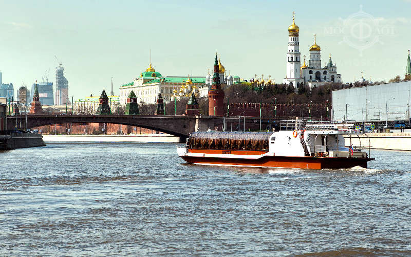 Теплоход Светоч