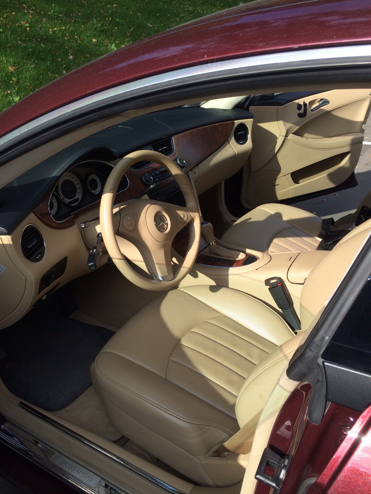 Мерседес CLS — кадр 3 из 3