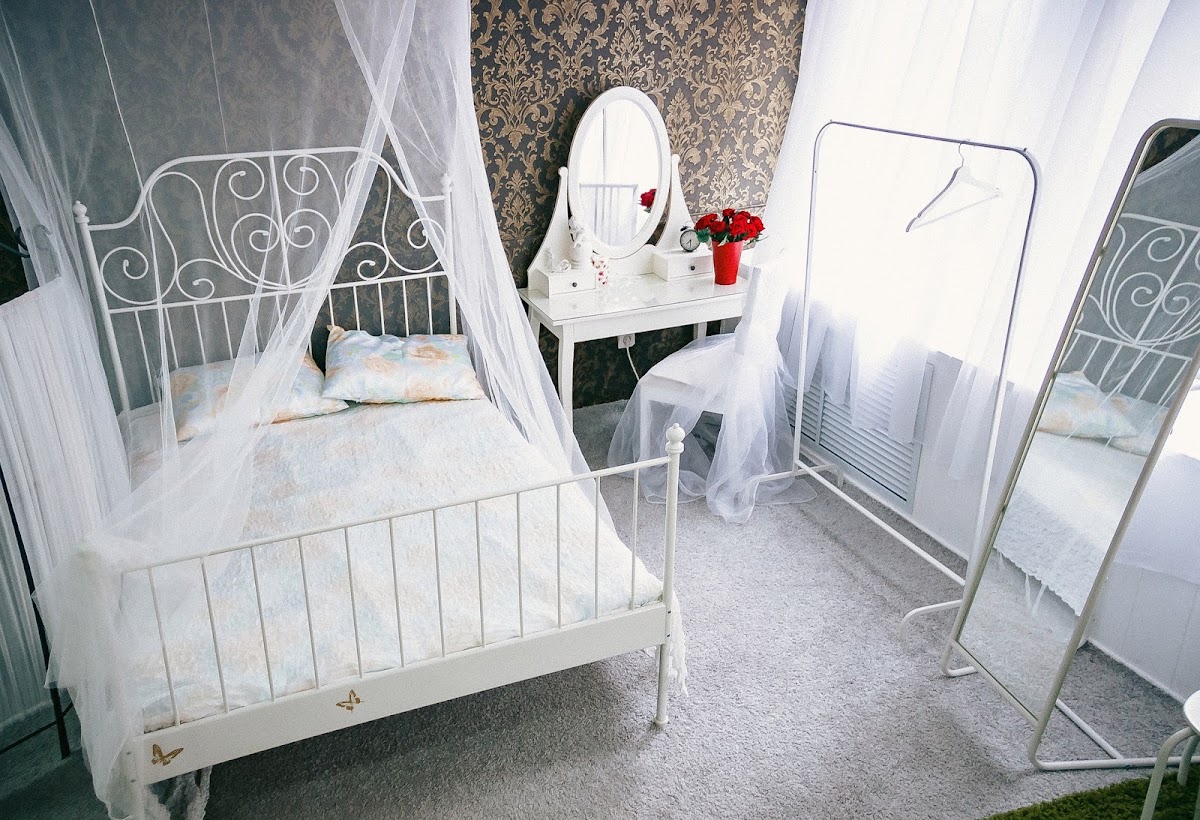 HOLLYWOOD — кадр 2 из 18