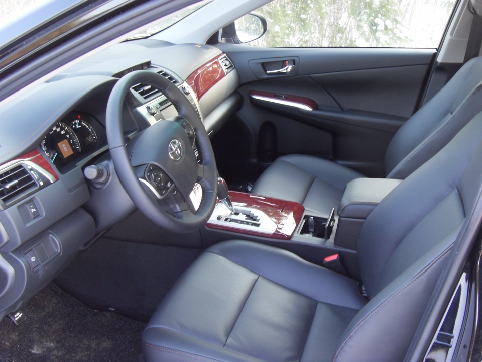 Toyota Camry — кадр 3 из 4