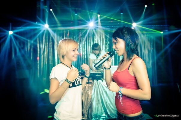 Елена Попова