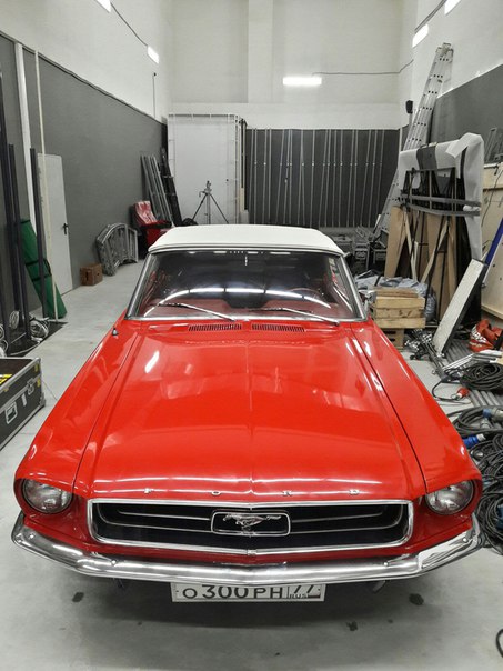 Ford Mustang 1966 — кадр 2 из 5