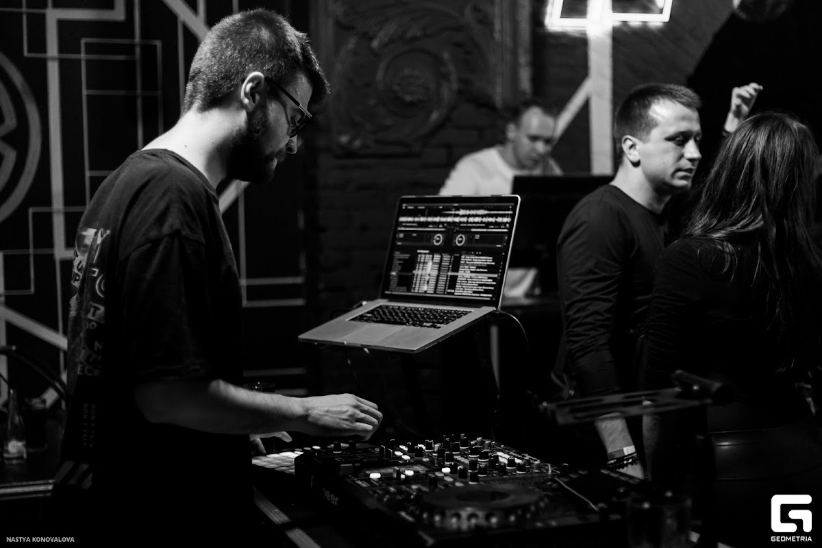 Dj