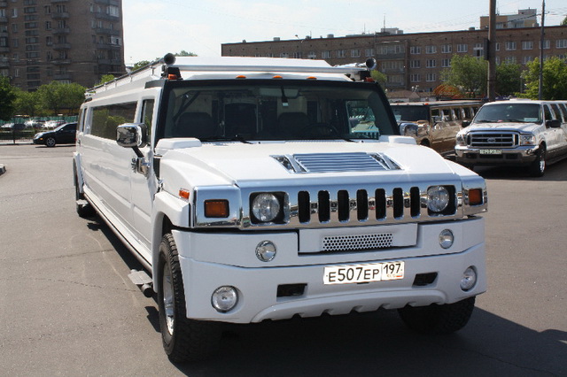 Hummer H2 — кадр 2 из 5