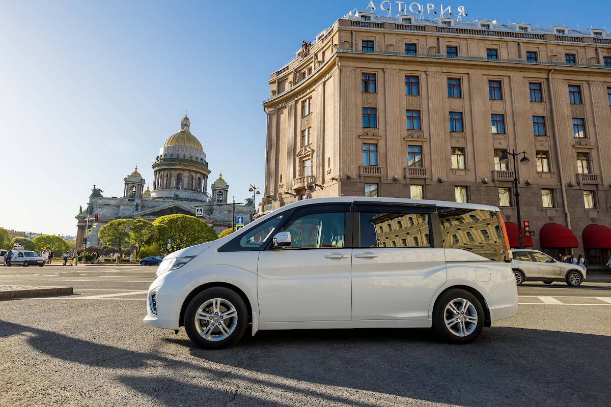 Минивэн Honda Stepwgn