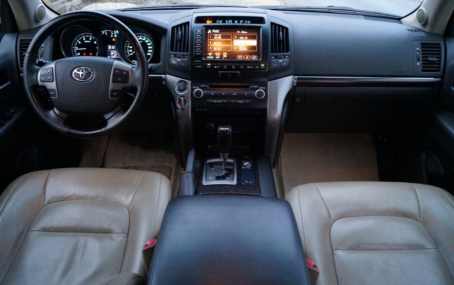 Toyota Land Cruiser 200