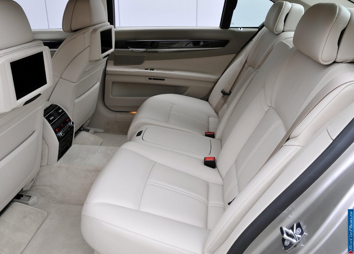 BMW 750 li — кадр 2 из 2