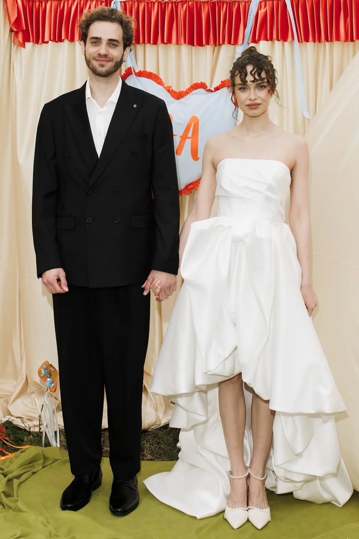 Glove wedding — кадр 4 из 87
