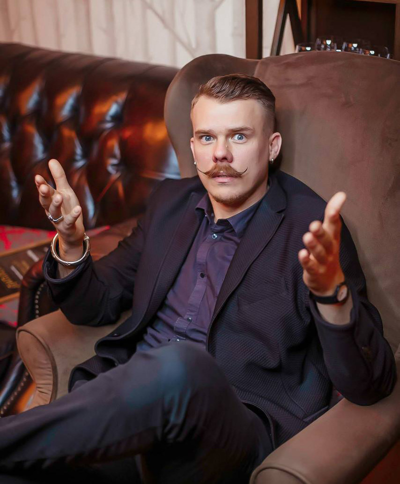О художнике