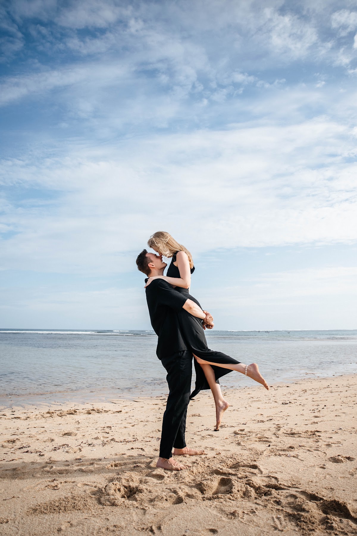 Love story с предложением руки и сердца на Бали