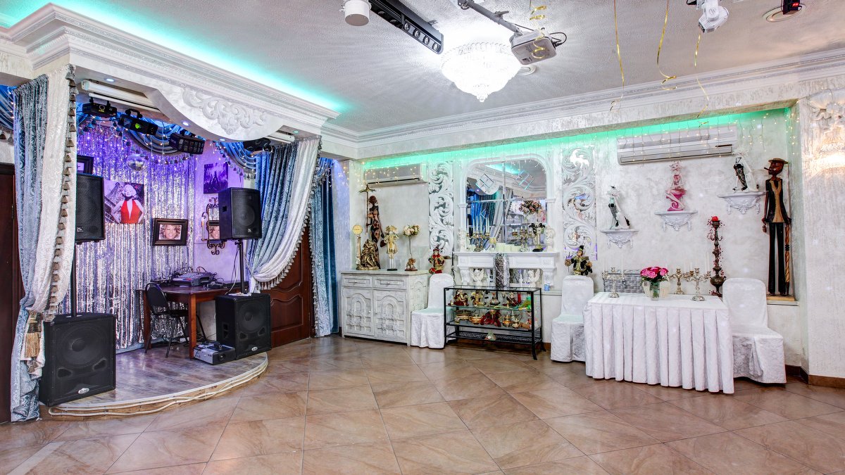 Основной зал