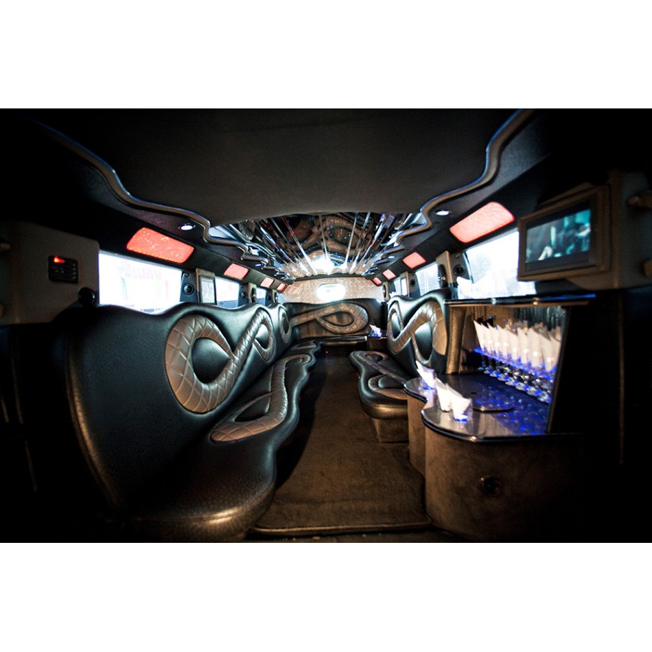 Hummer H2 — кадр 3 из 3