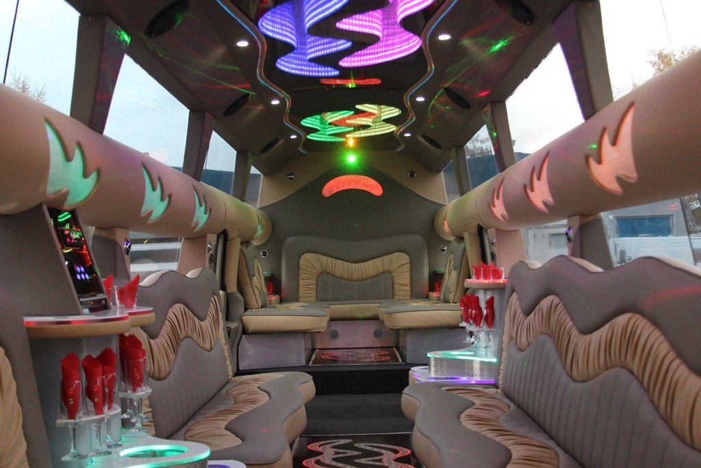 HUMMER MEGA — кадр 2 из 3