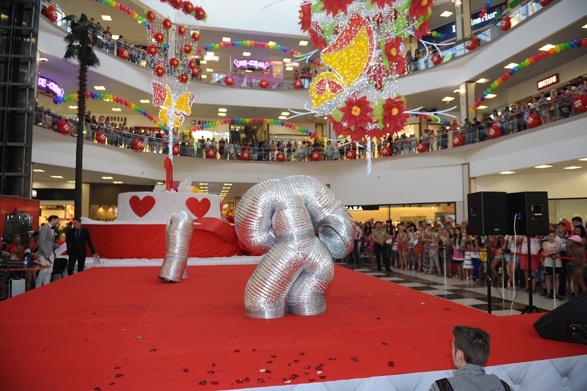 Alluminarium show