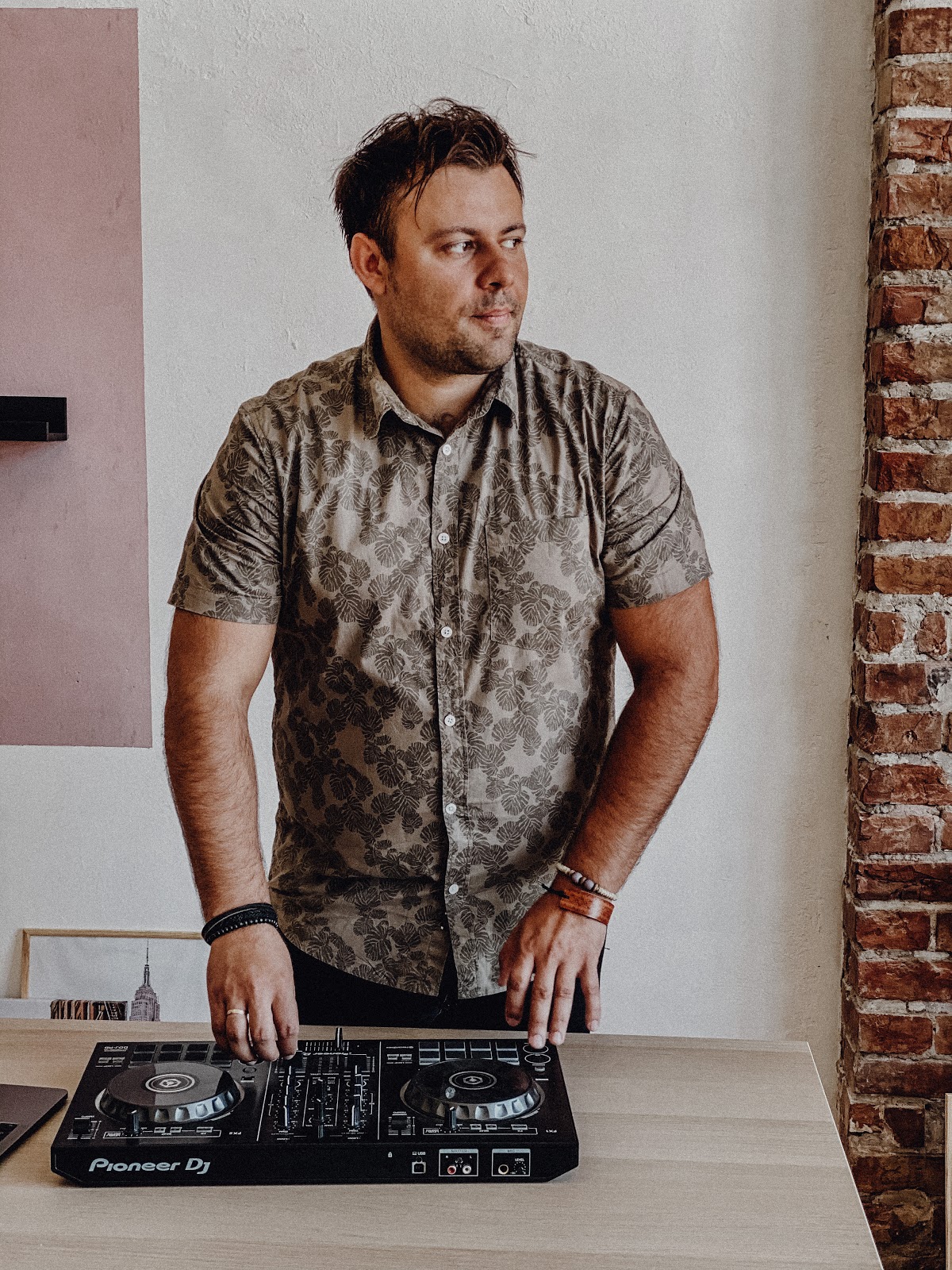 Dj Molotoff
