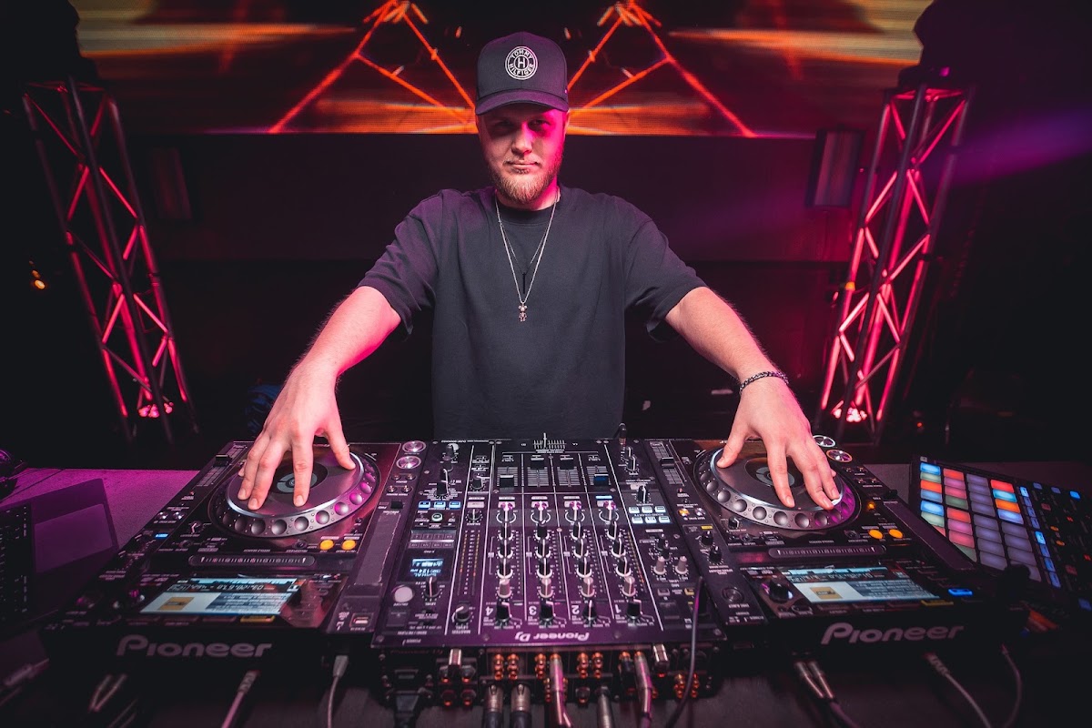 DJ SAPEGIN