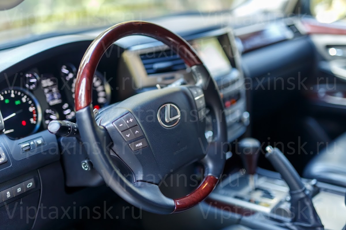Lexus LS 570
