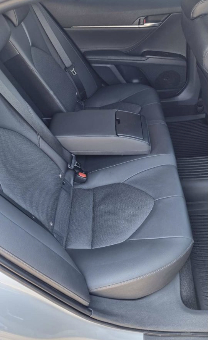 Toyota Camry v70
