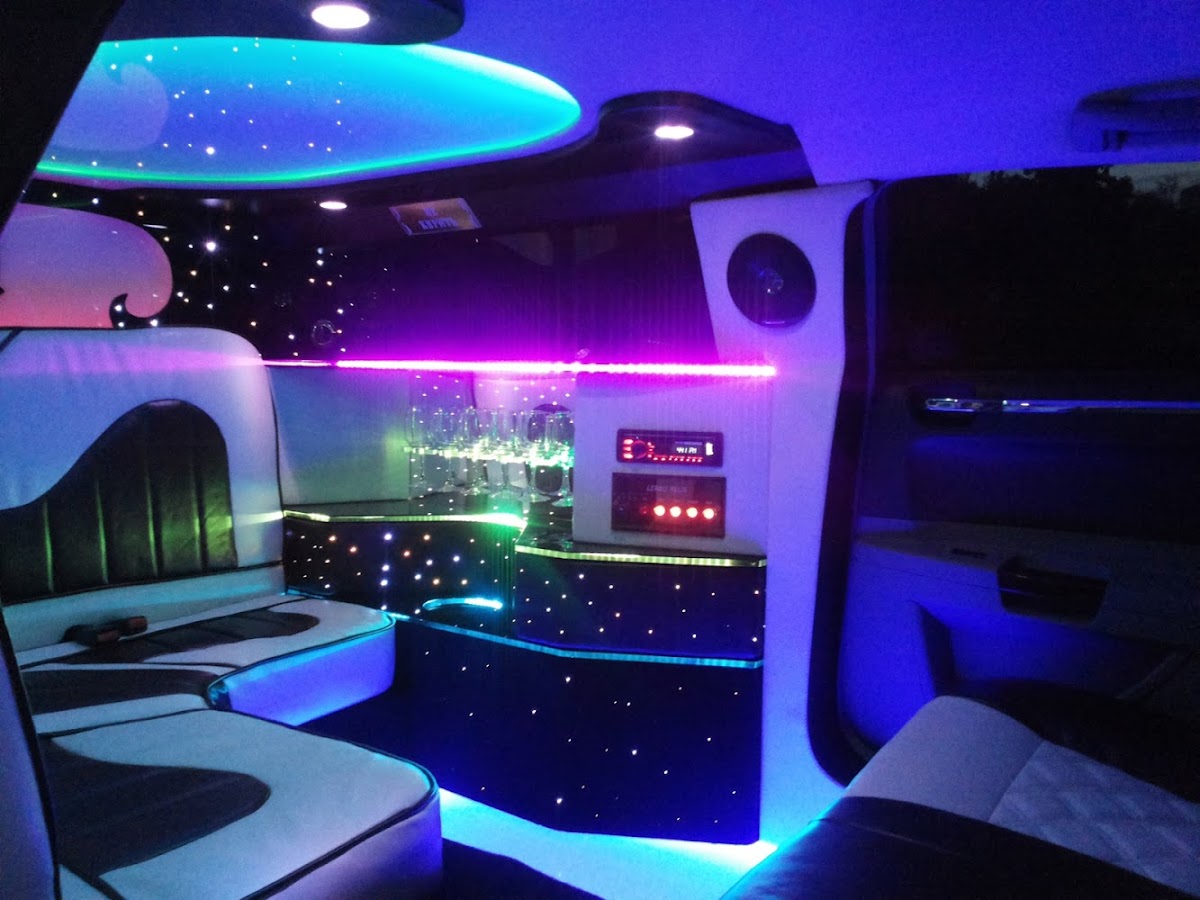 Крайслер 300C "De Luxe" 6+1 мест — кадр 3 из 12