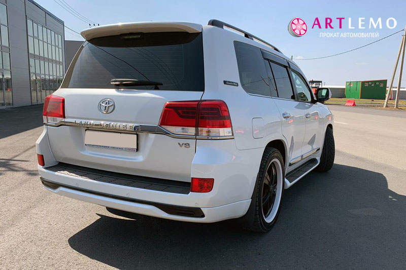 Land Cruiser 200 — кадр 4 из 6