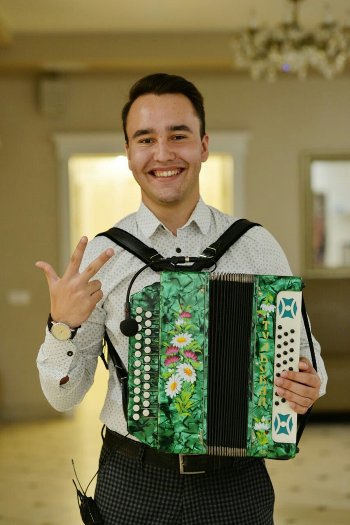 Ильяс Шарипов — кадр 3 из 6