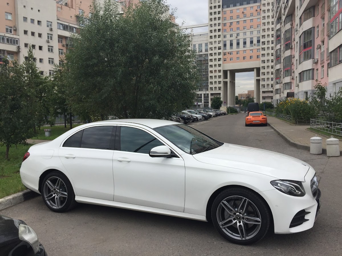 Mercedes E-200 AMG (213) — кадр 2 из 11