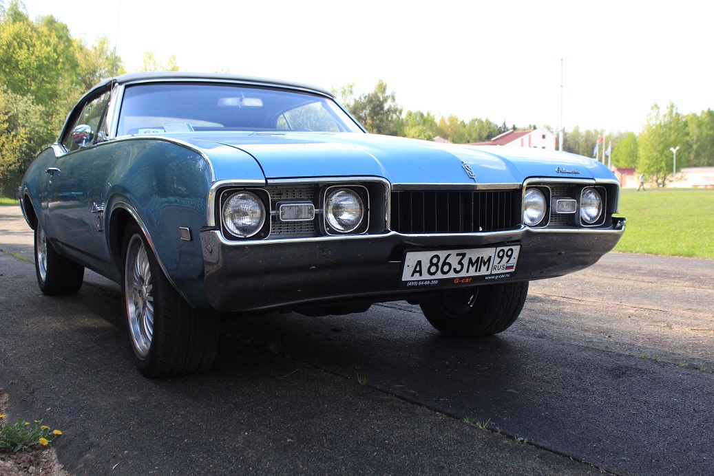Oldsmobile Cutlass Cabrio 1968 — кадр 2 из 8