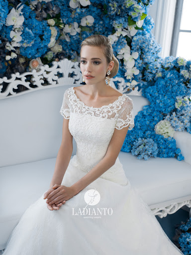 D-7018 Lucina — кадр 2 из 2