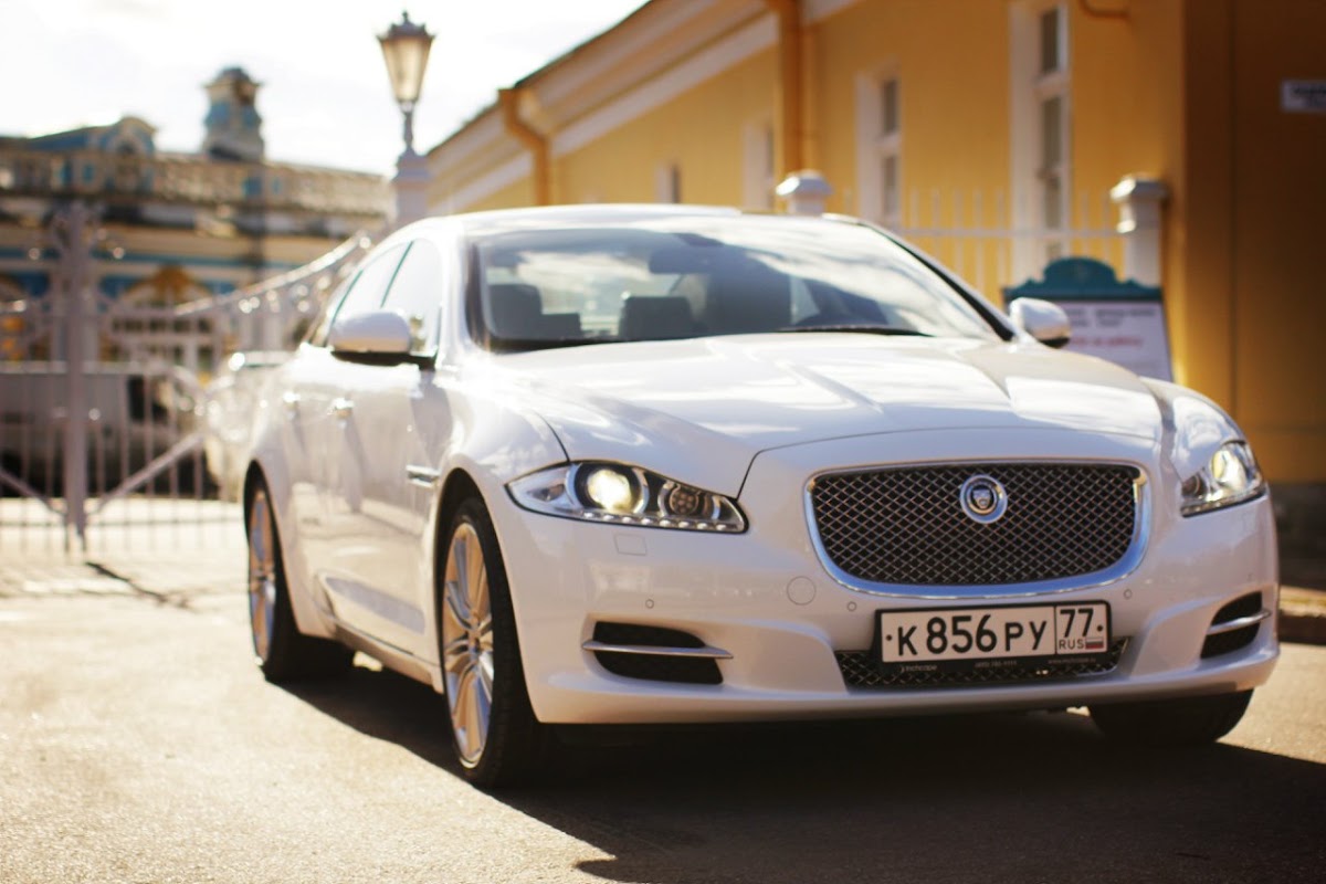 Jaguar XJ