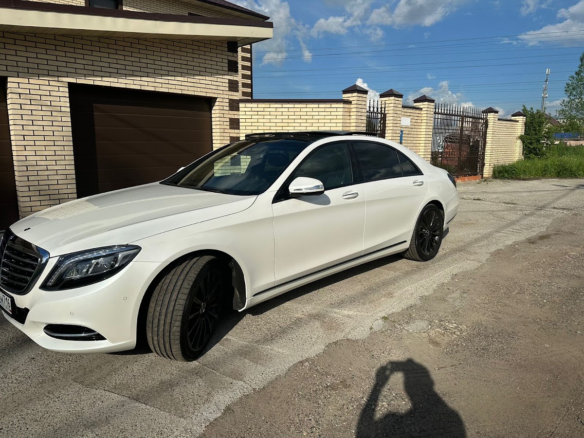 Mercedes-Benz W222 white