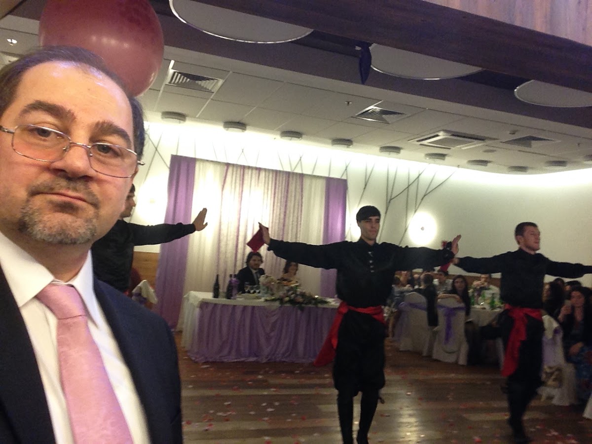 На кавказской свадьбе