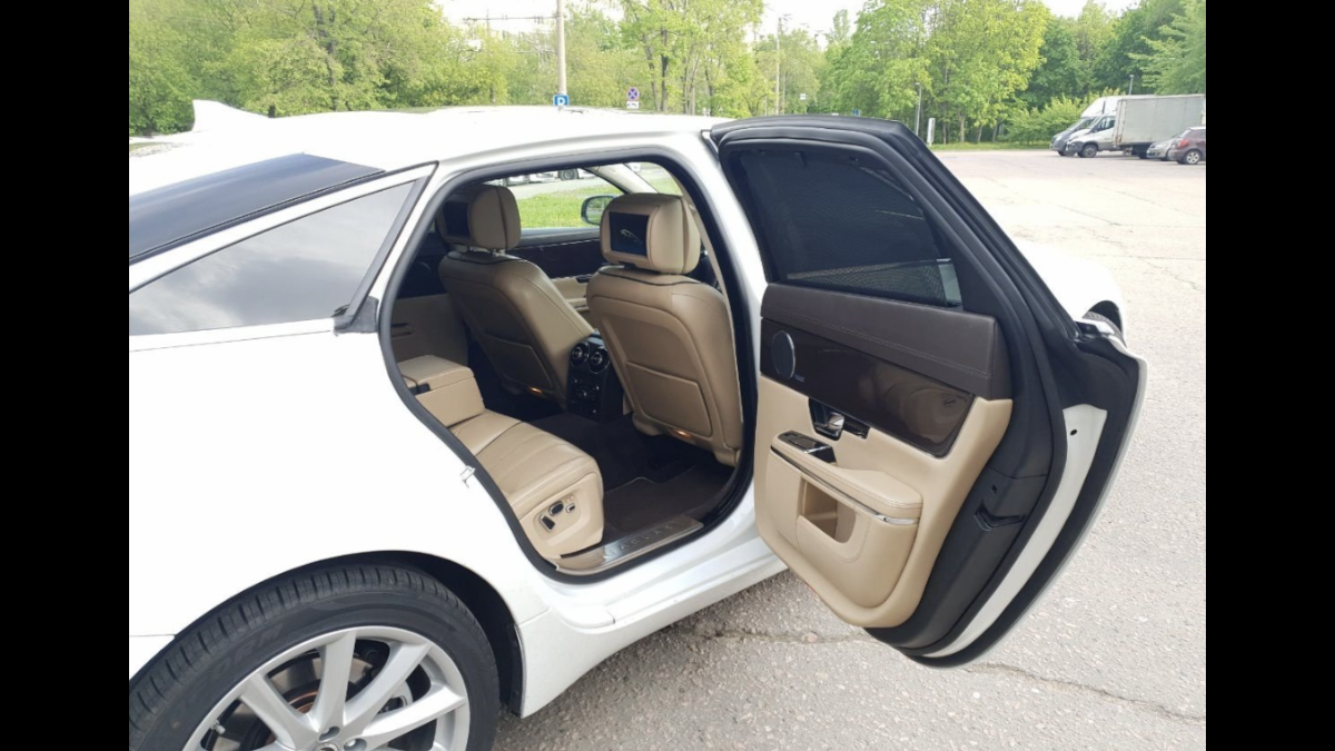 Ягуар XJ Long салон светлый