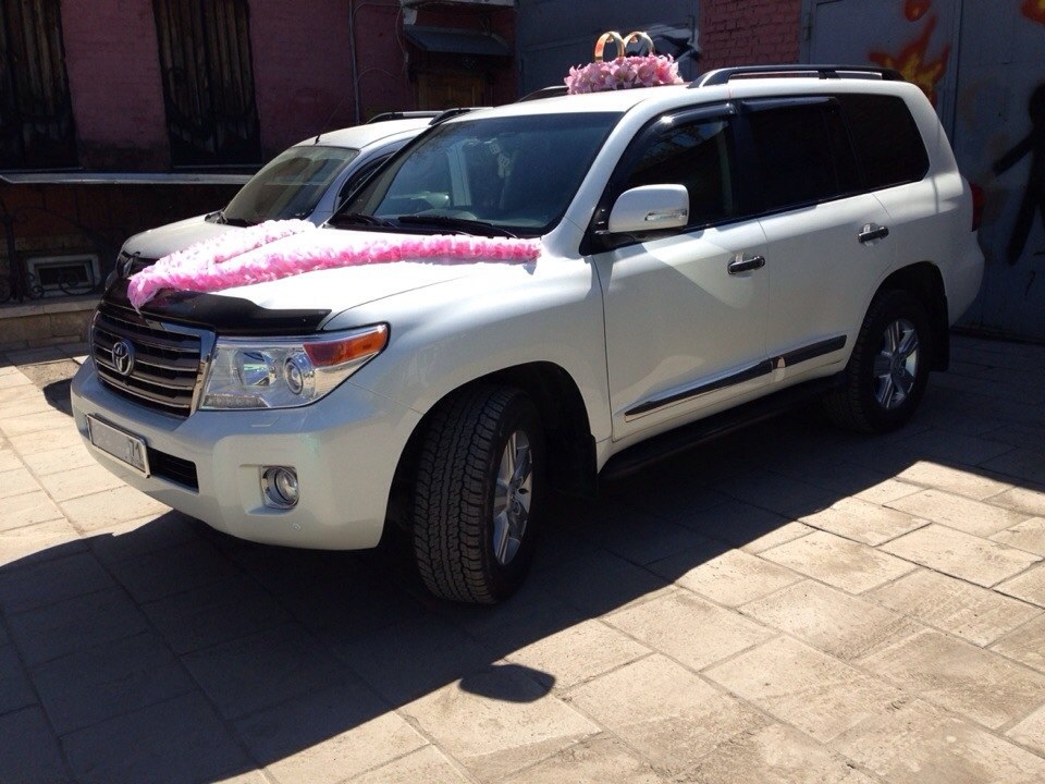 Toyota Land Cruiser 200 — кадр 3 из 10