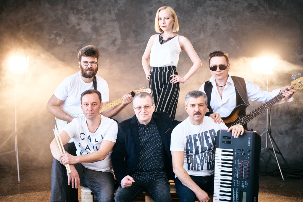 VOLGA BAND 2