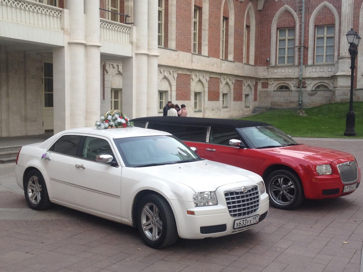 Chrysler 300S Red Naomi
