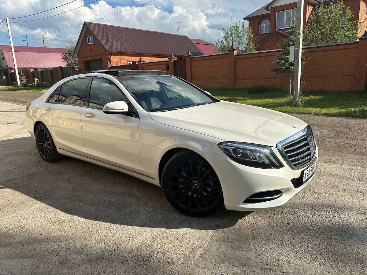 Mercedes-Benz W222 white