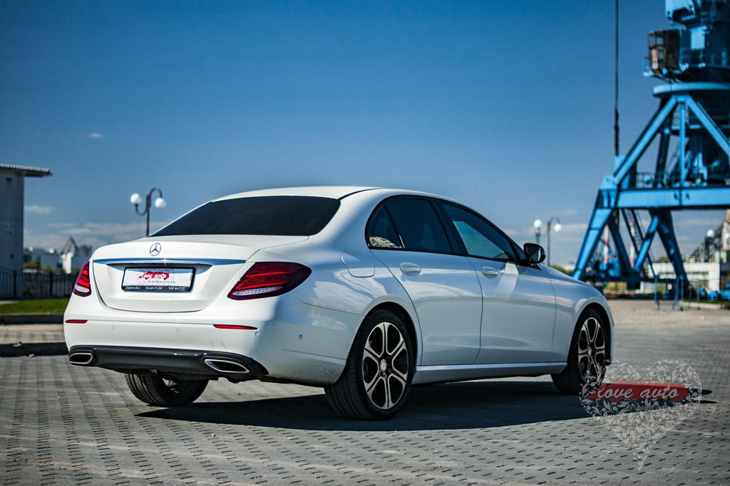 Mercedes-Benz E213 2017 год