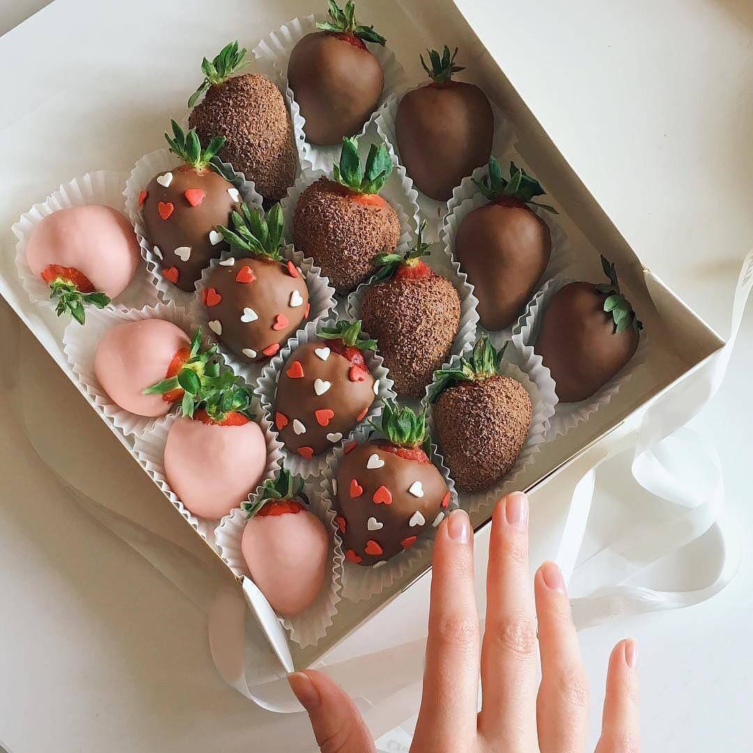 Подарочные наборы из клубники в шоколаде!