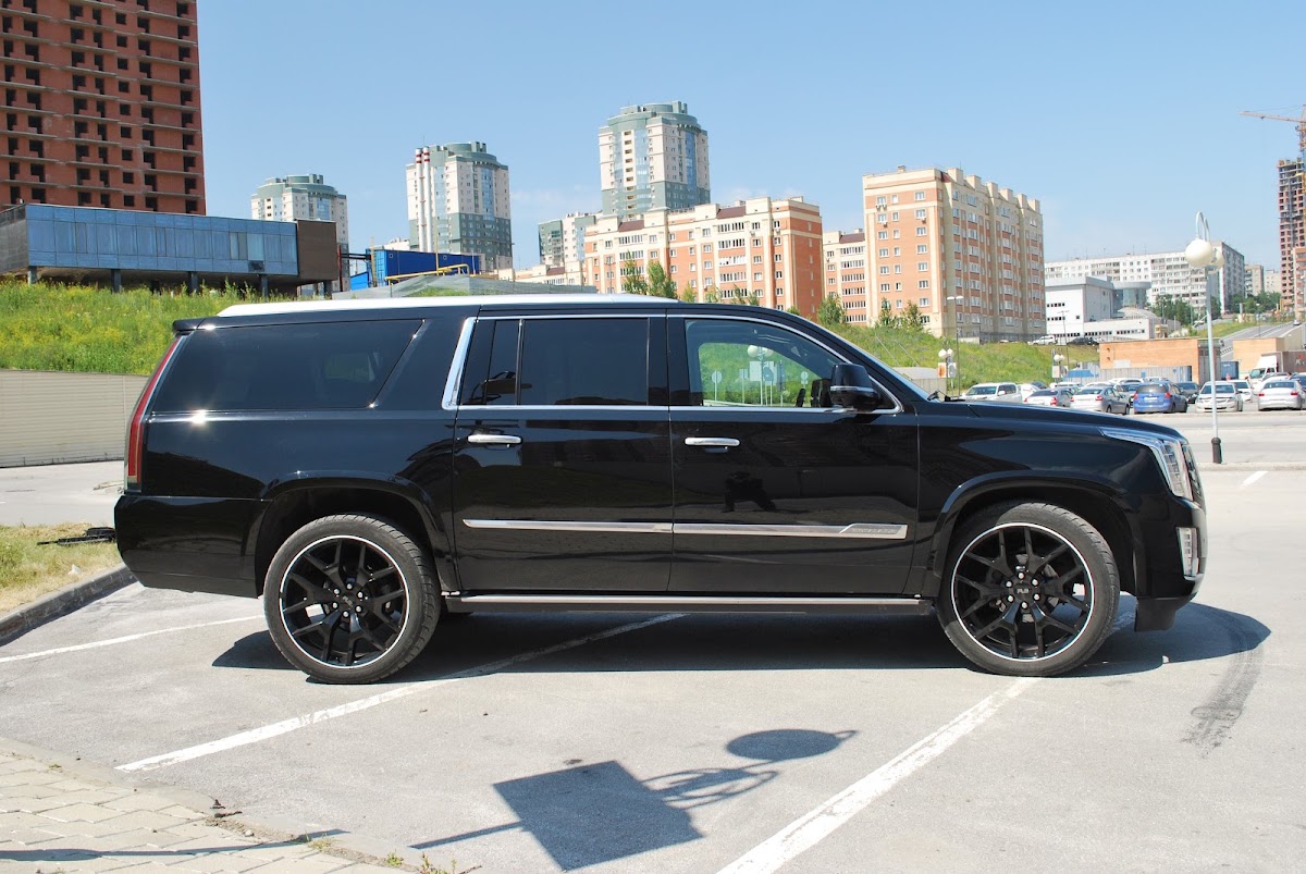 Cadillac Escalade — кадр 3 из 13