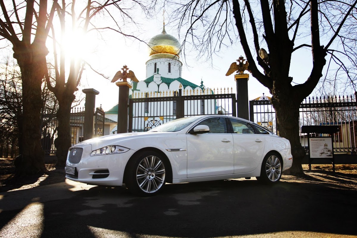 Jaguar XJ