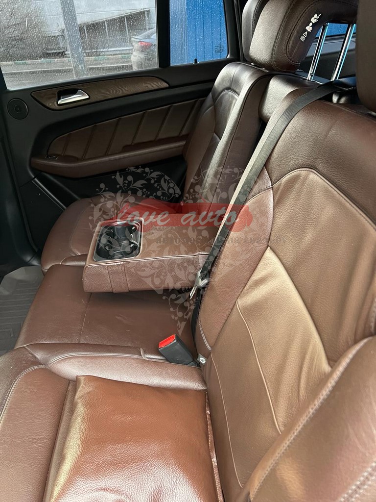 Mercedes-Benz GL AMG — кадр 4 из 4