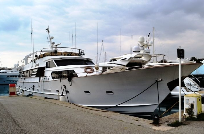 Almarine Яхта Lady Ola
