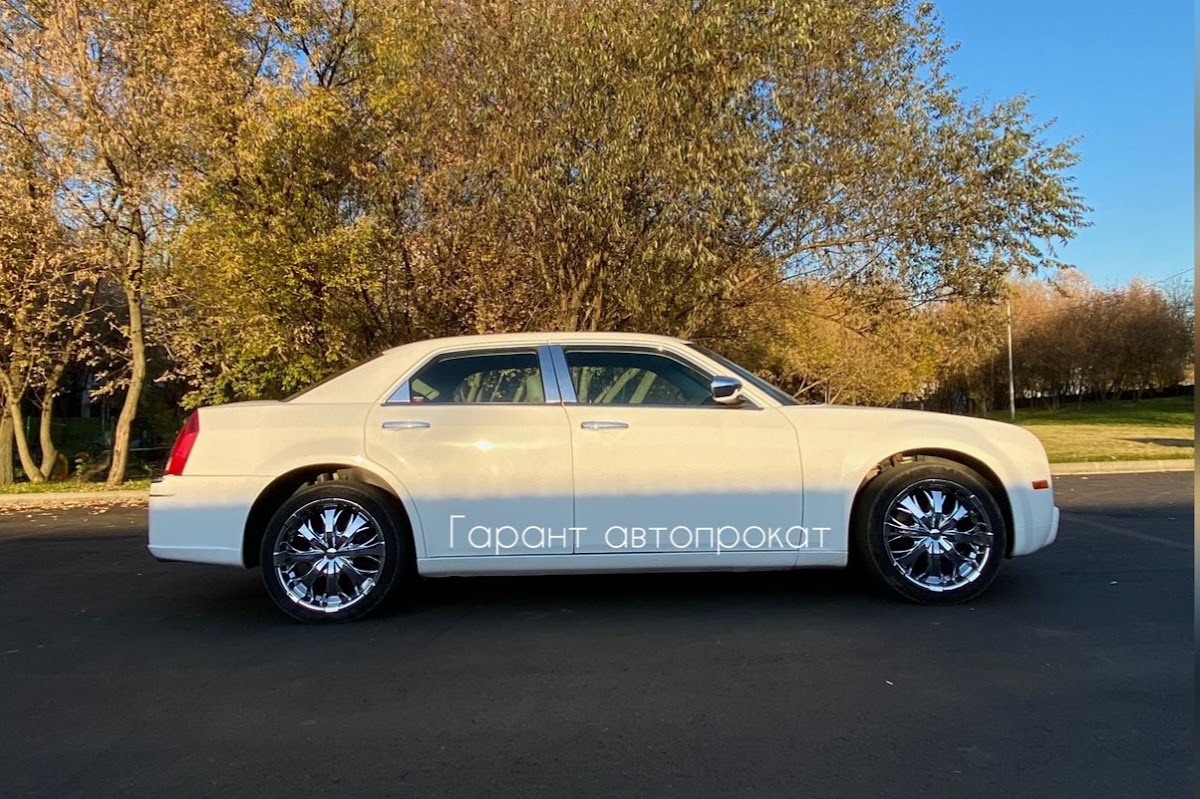 CRYSLER 300 C — кадр 3 из 9
