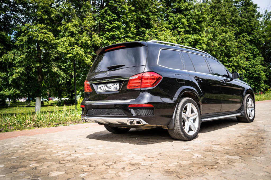 Mercedes GL — кадр 2 из 5