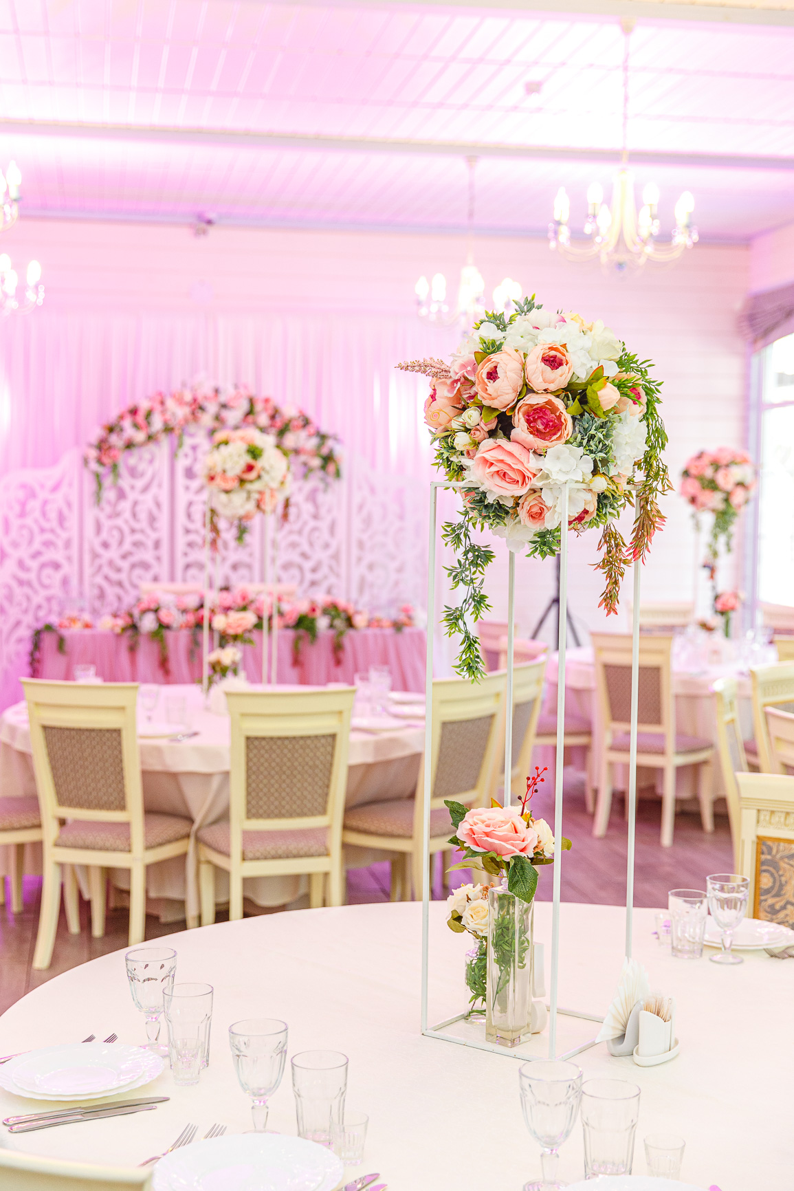 Организатор и декоратор - Ivory Wedding Studio