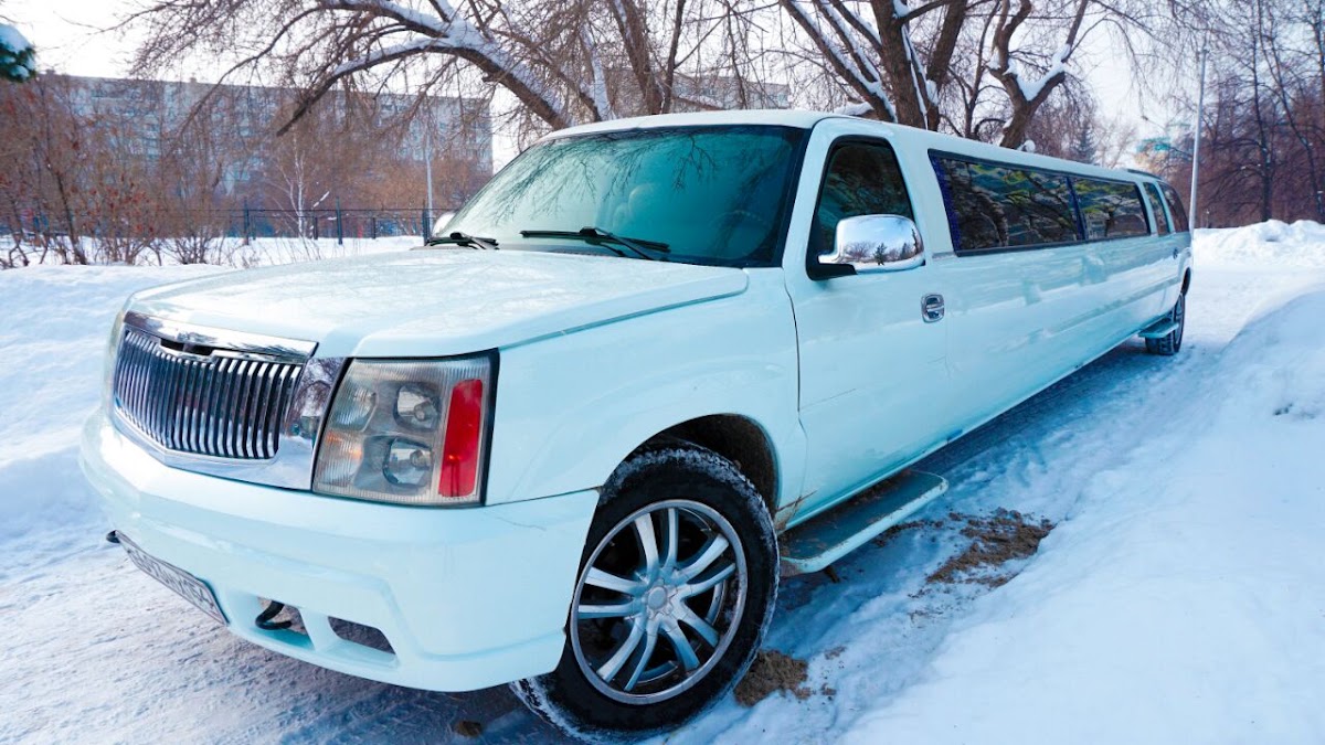 Cadillac Escalade 24 места — кадр 2 из 6